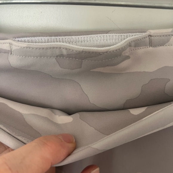 Athleta Elation Camo 7/8 Tight Leggings, Color: Taupe Camo, Plus Size 1X - Picture 7 of 9